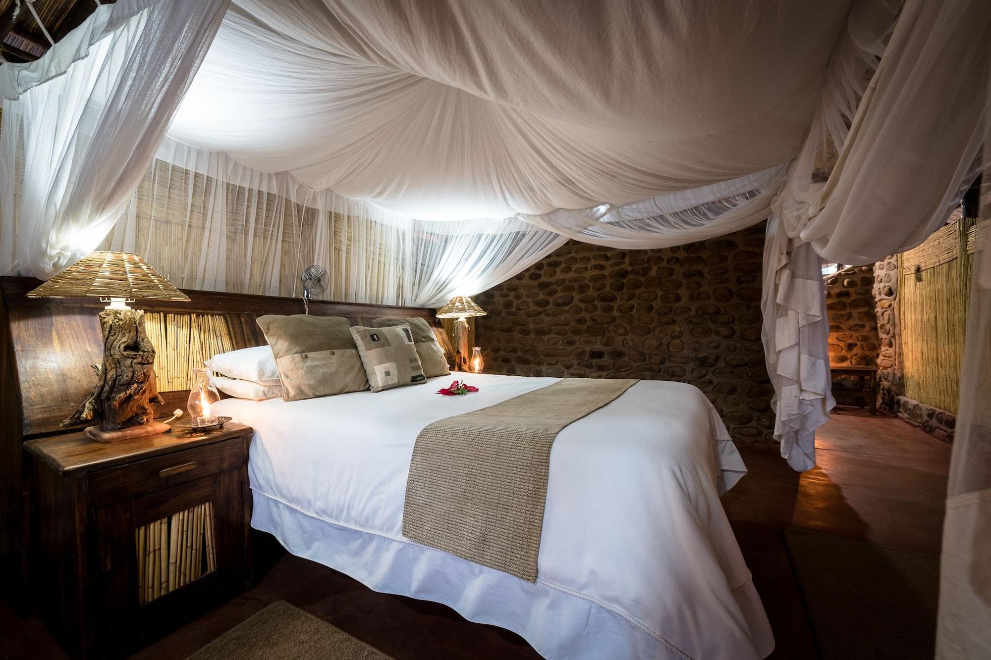 Taita Falcon Lodge Mukuni Ngoại thất bức ảnh